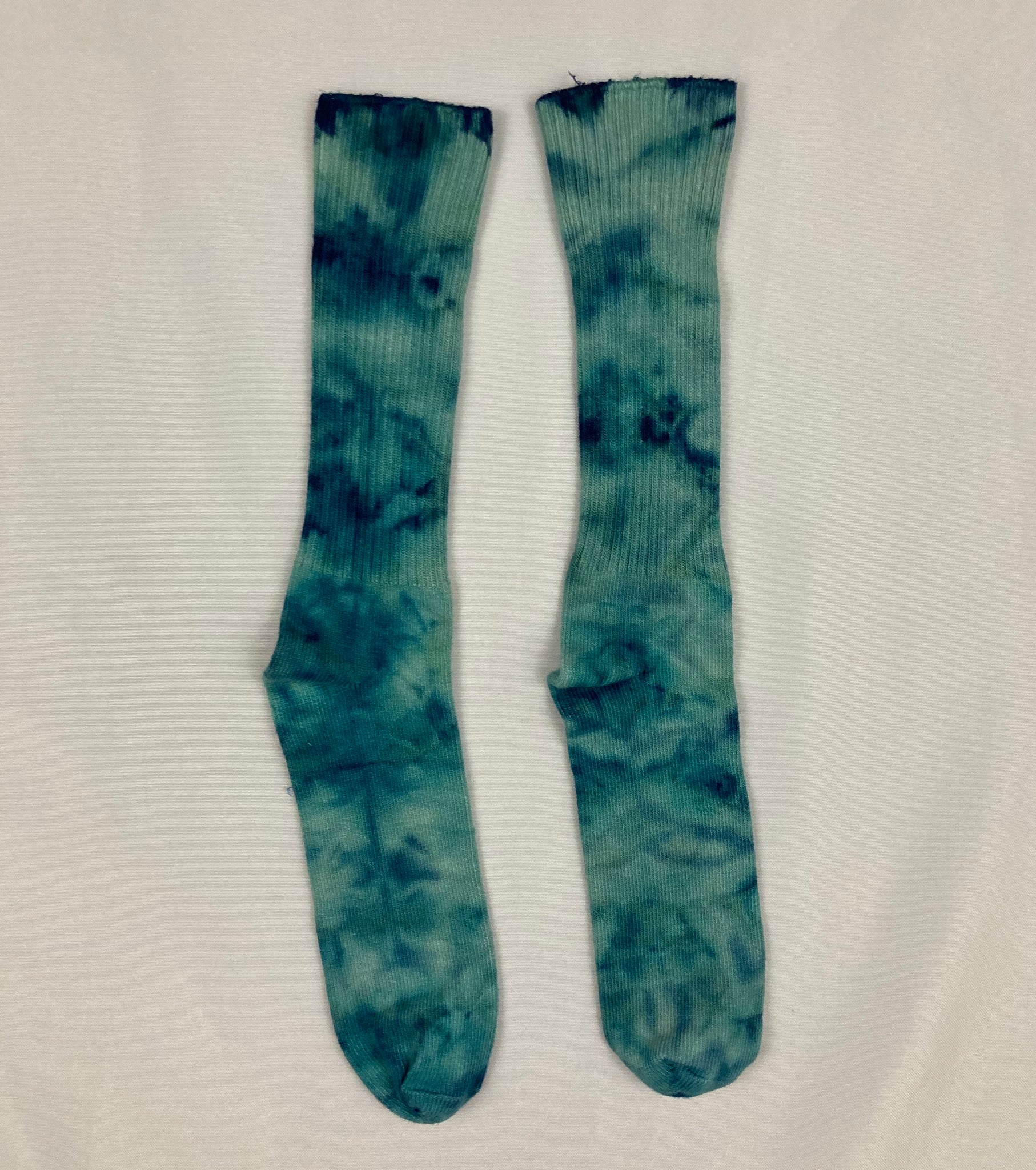 Adult Sea Green Tie-Dyed Bamboo Socks, 11-13
