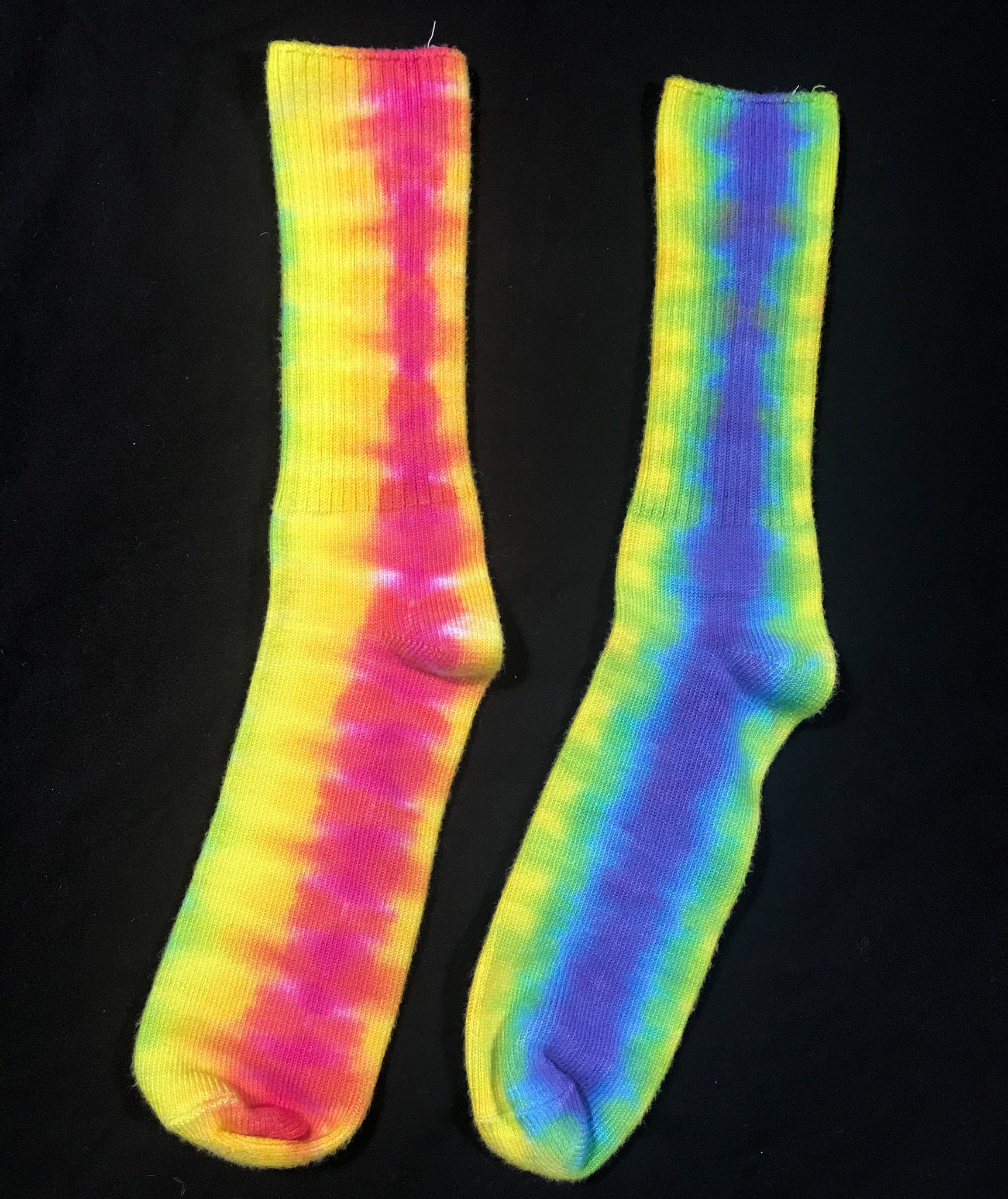 Adult Pastel Rainbow Tie-Dyed Bamboo Socks, 9-11