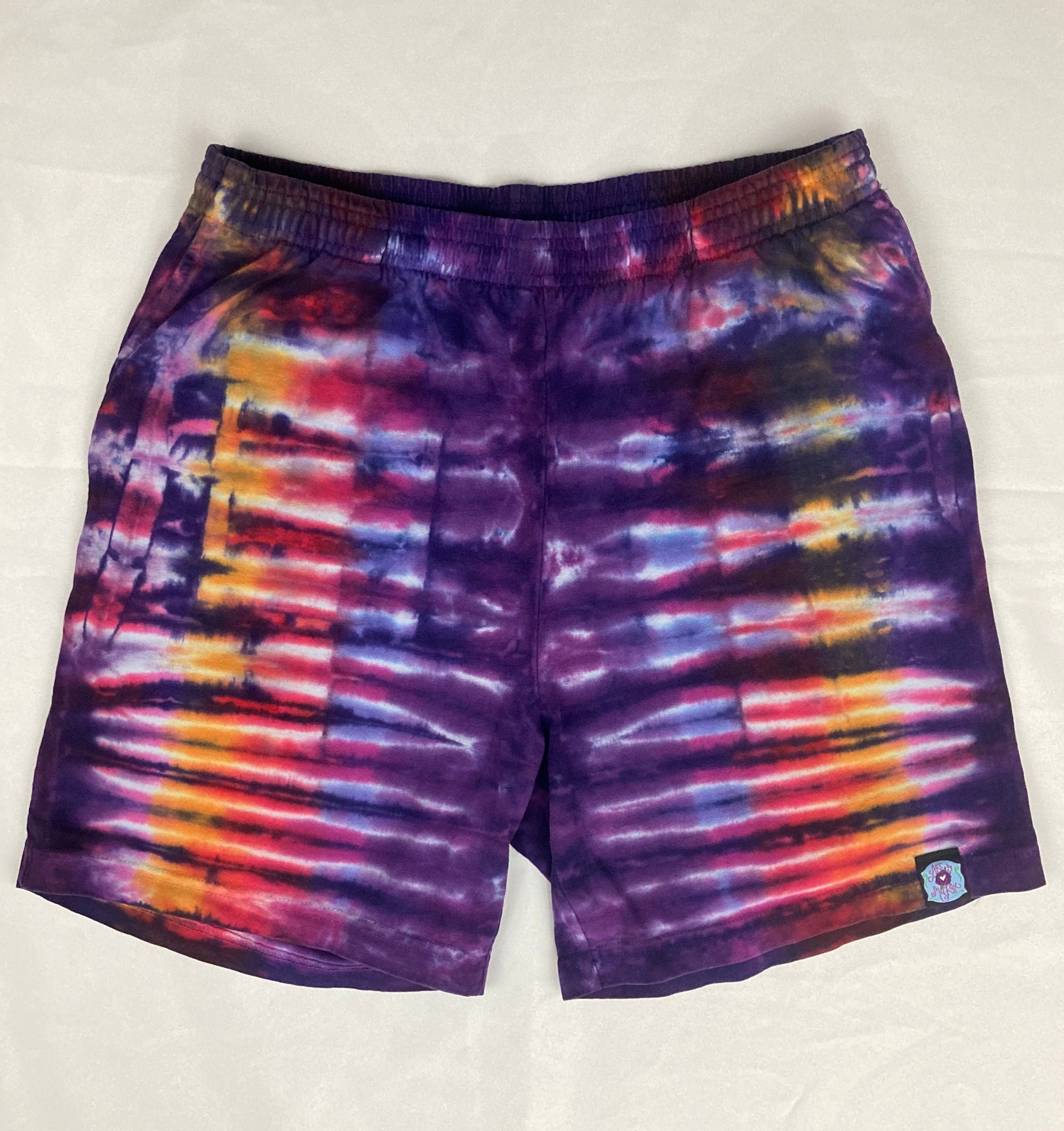 Men’s/Unisex Sunset Stripe Tie-Dyed Shorts, M (32)