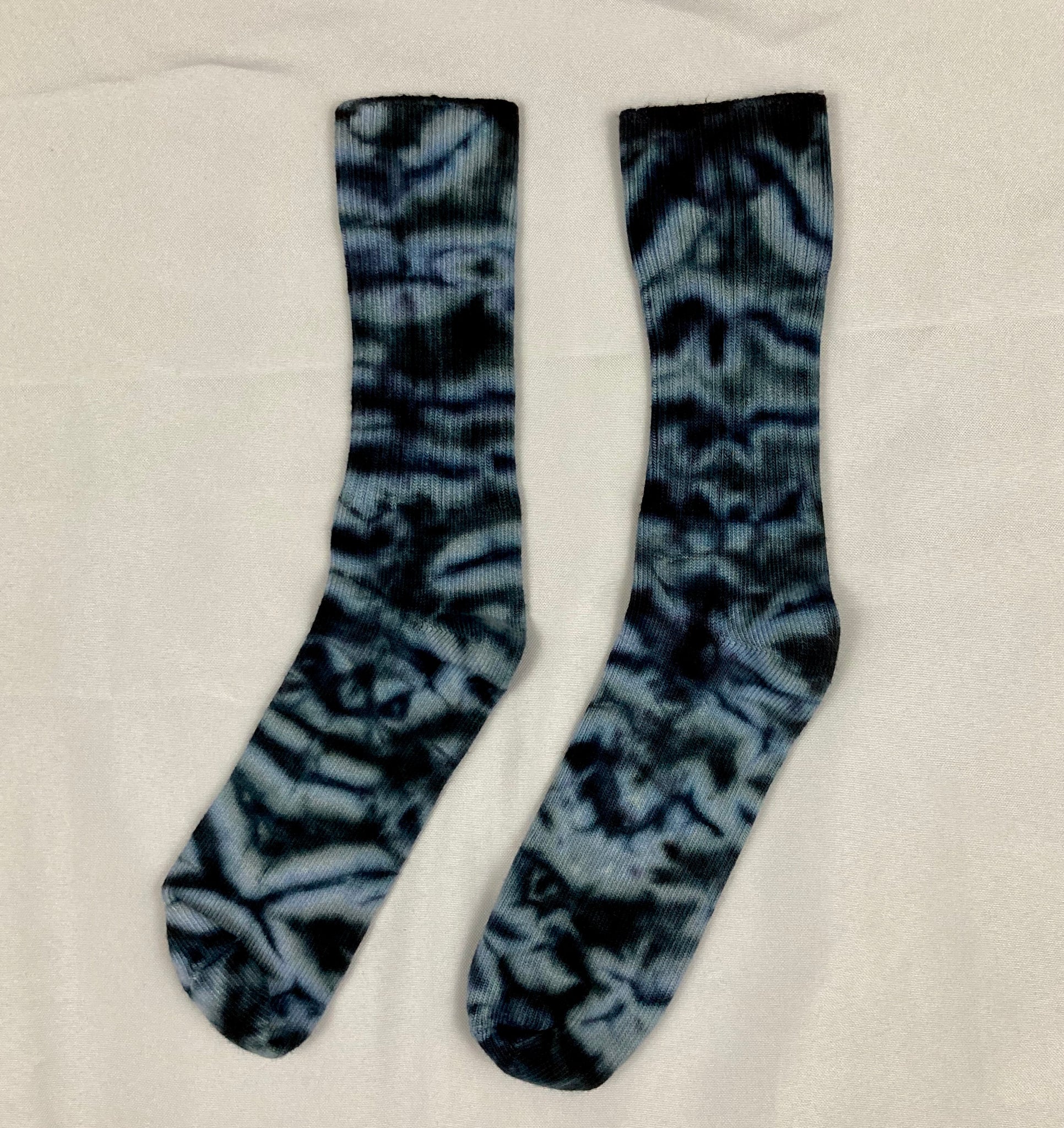 Adult Gray Tie-Dyed Bamboo Socks, 11-13