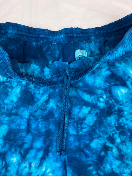 Men’s/Unisex Blue Crush Tie-Dyed Shorts, L (34)