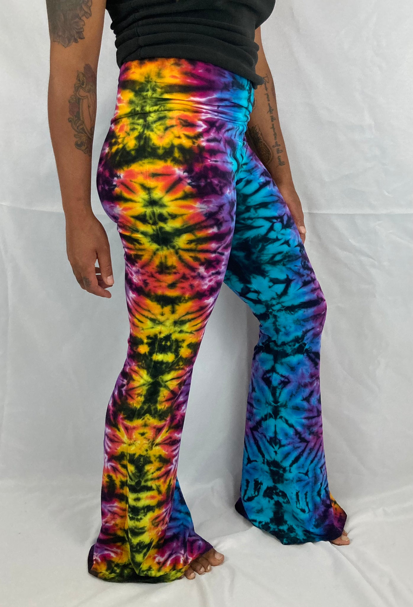 Women's Rainbow/Black Crush Tie-Dyed Yoga Flare Pants, L