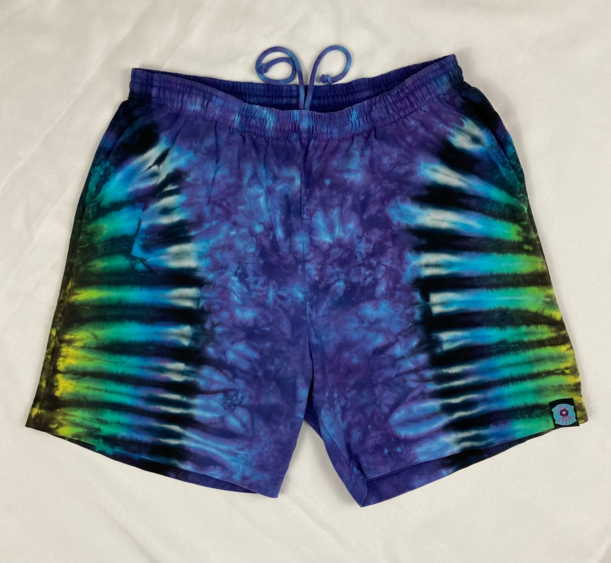 Men’s/Unisex Purple/Black Tie-Dyed Shorts, M (32)