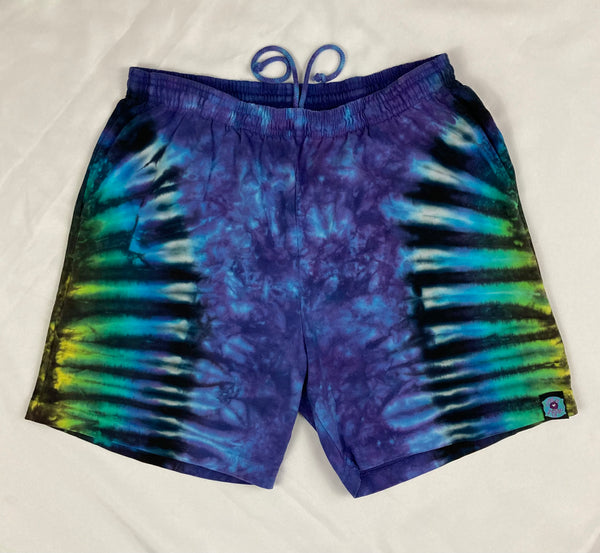 Men’s/Unisex Purple/Black Tie-Dyed Shorts, M (32)