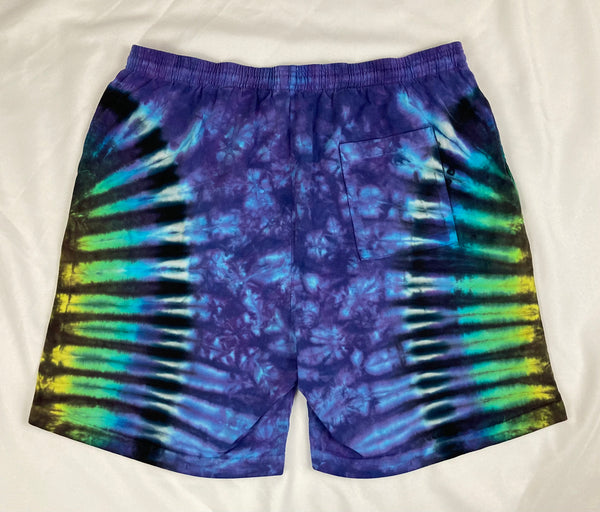 Men’s/Unisex Purple/Black Tie-Dyed Shorts, 2X (38)