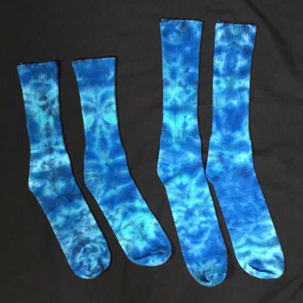 Adult Blue Crinkle Tie-Dyed Bamboo Socks (multiple sizes)