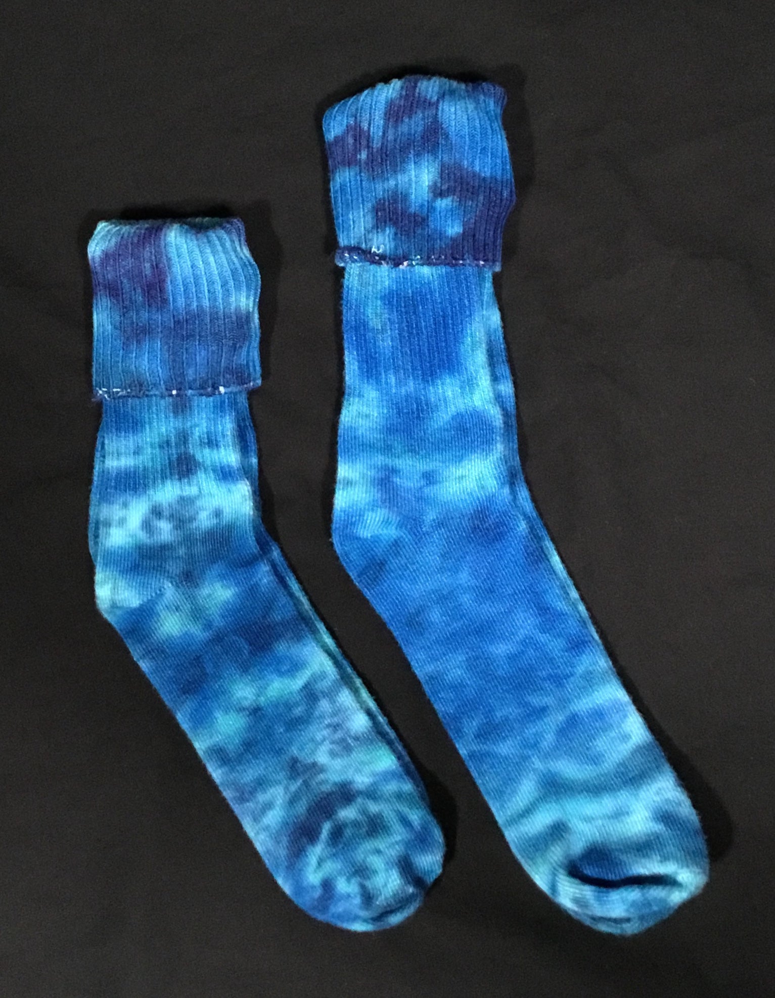 Adult Blue Crinkle Tie-Dyed Bamboo Socks (multiple sizes)