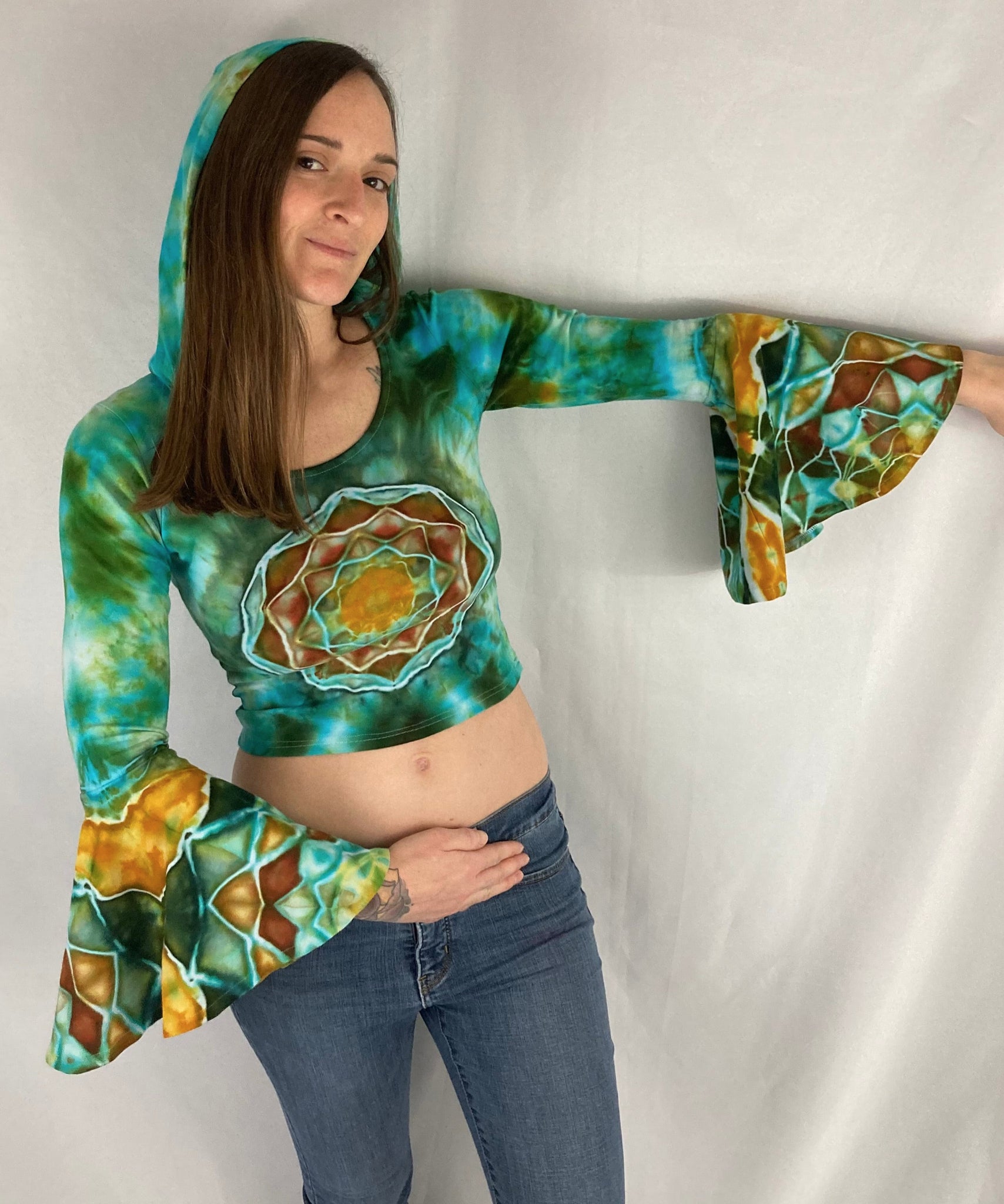 Women’s Earthy Green Mandala Ice-Dyed Bell Sleeve Crop Top, S/M