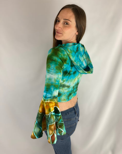 Women’s Earthy Green Mandala Ice-Dyed Bell Sleeve Crop Top, S/M