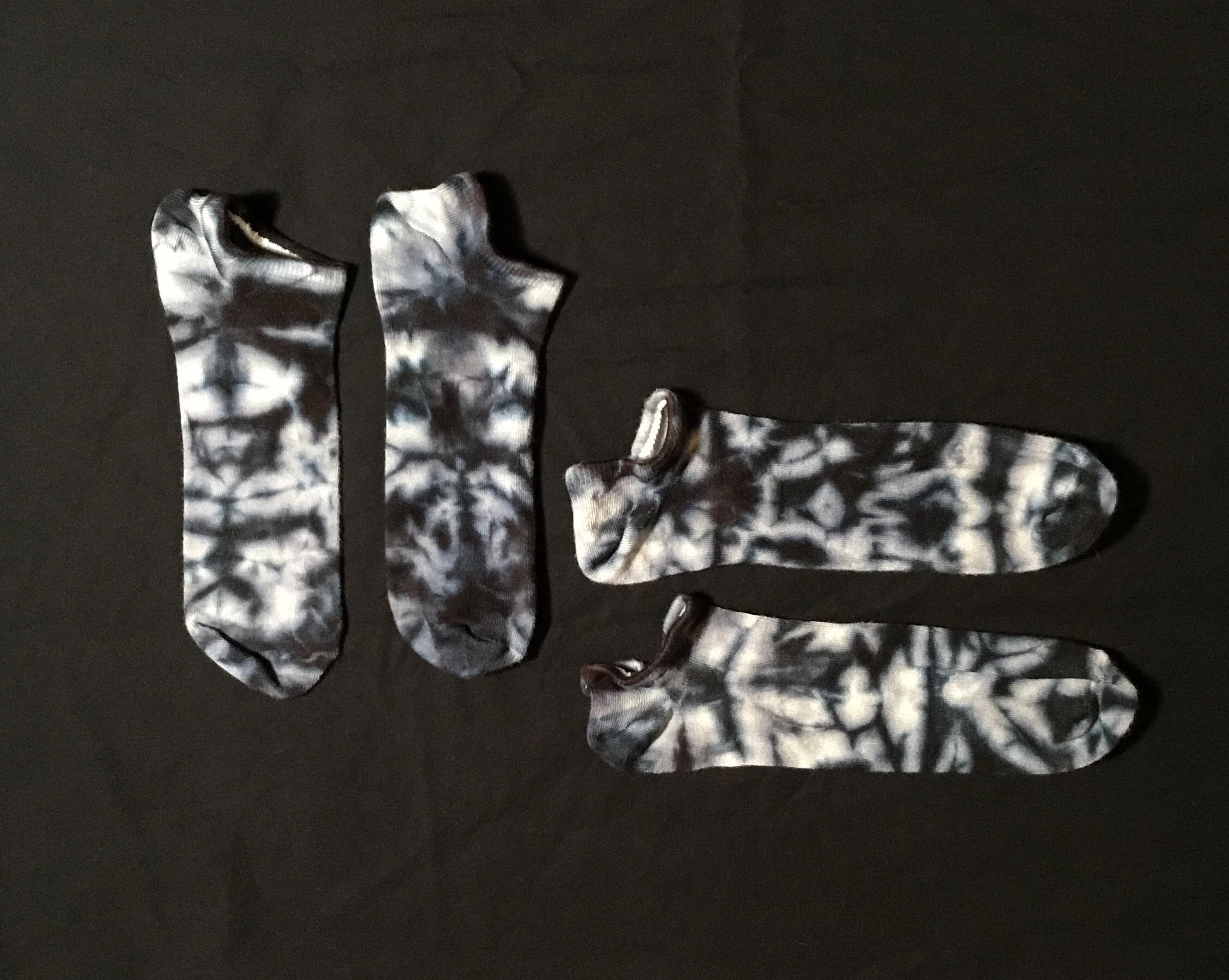 Adult Gray Tie-Dyed Bamboo Footie Socks, 11-13