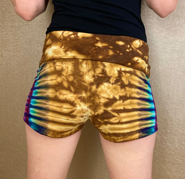 Women’s Earthtone Tie-dyed Hot Shorts, L