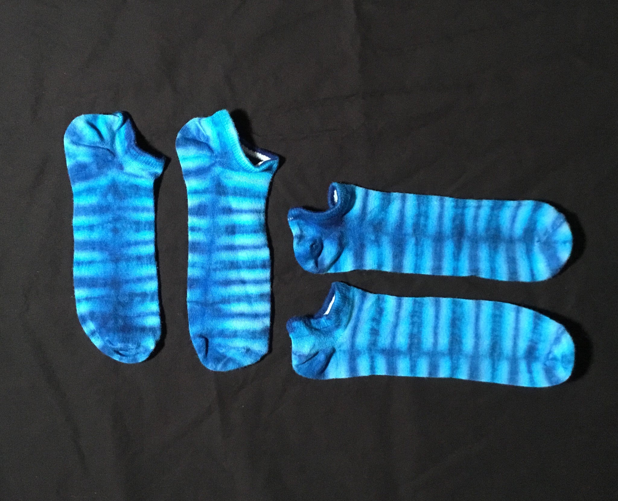 Adult Blue Tie-Dyed Bamboo Footie Socks, 11-13
