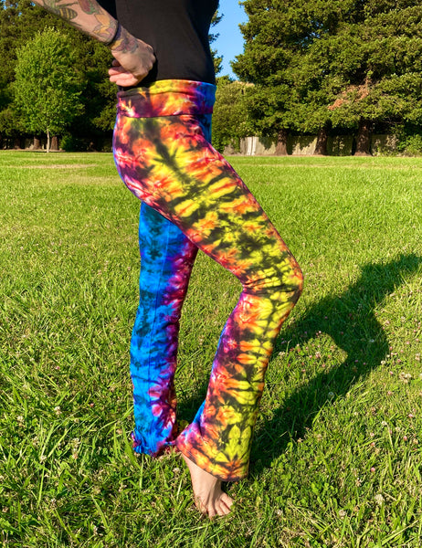 Women's Black/Rainbow Crush Tie-Dyed Yoga Pants, S