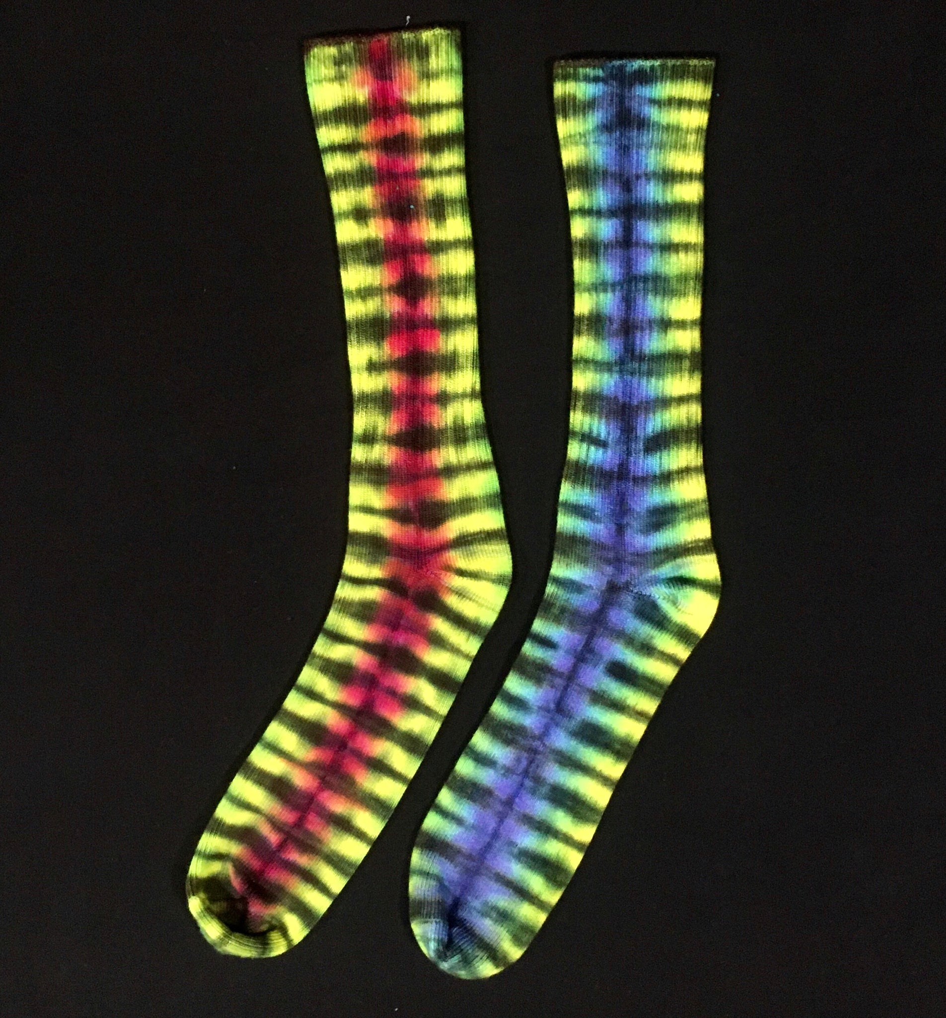 Adult Pastel Rainbow Black Tie-Dyed Bamboo Socks, 11-13