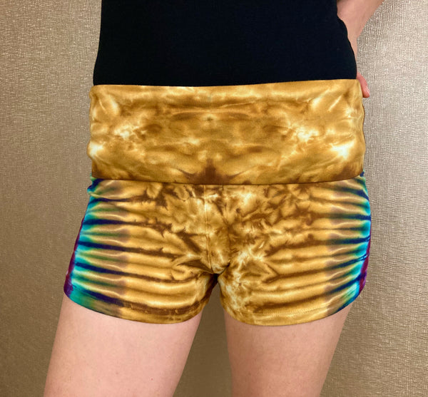 Women’s Earthtone Tie-dyed Hot Shorts, L