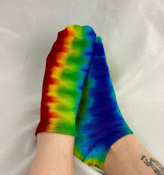 Adult Rainbow Love Tie-Dyed Bamboo Footie Socks, 9-11