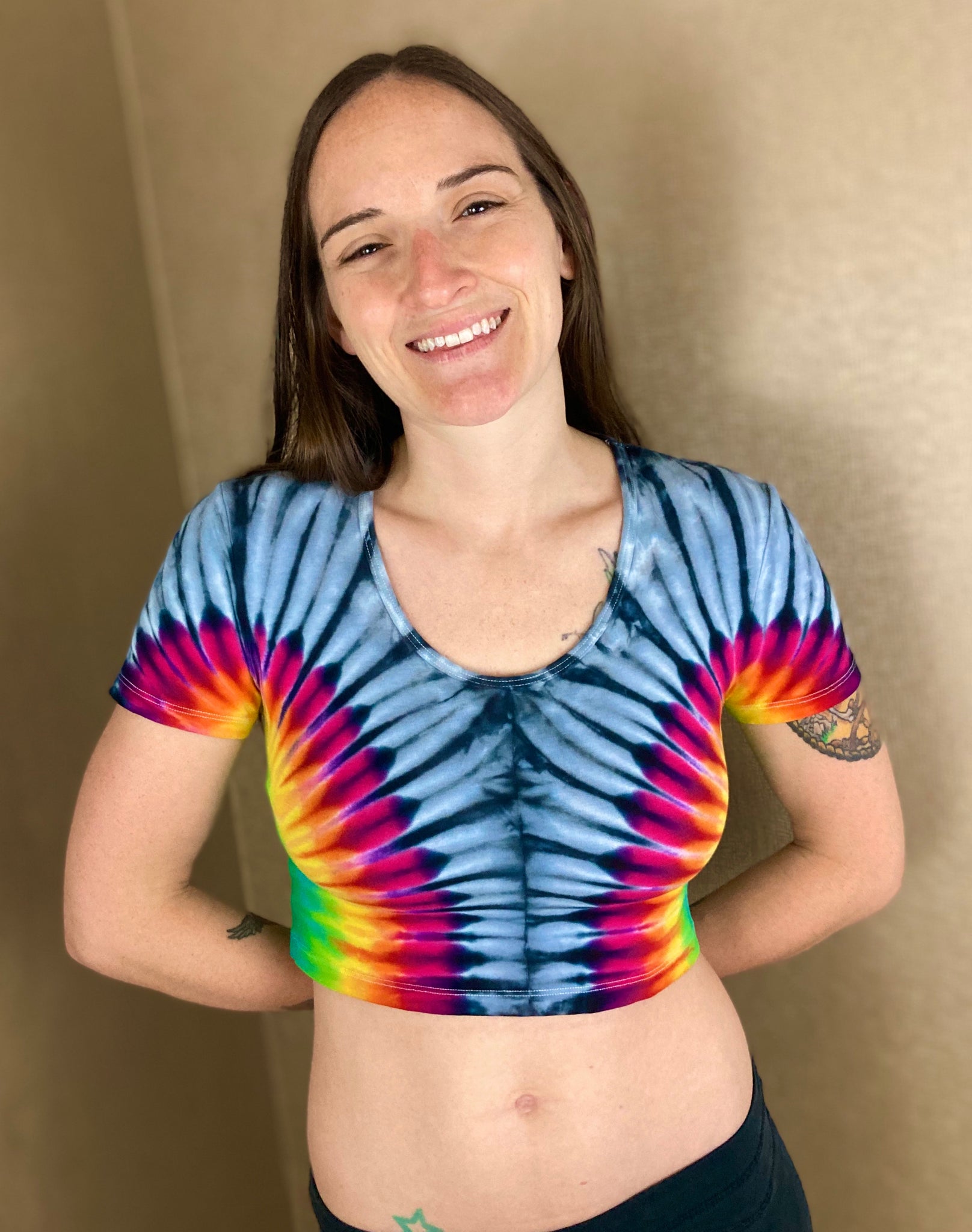 Women's Gray Rainbow Tie-Dyed Short Sleeve Crop Top, S